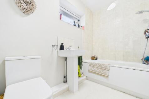 CAM01740G0-PR0467-STILL010