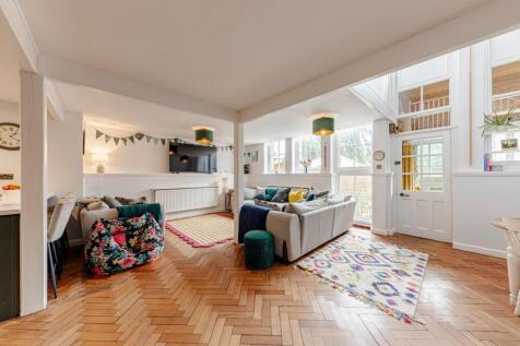 Kitchen/Living/Dining Room (2)