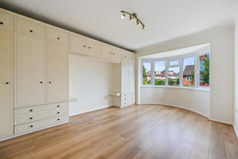 Vyner Road, London, W3 7 photo 4
