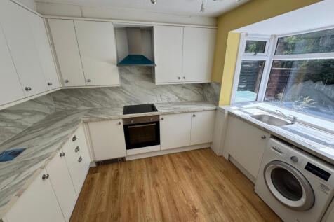 Queens Road, Ashton-under-Lyne, OL6 photo 5