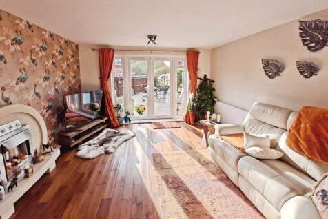 Lounge Dining Room