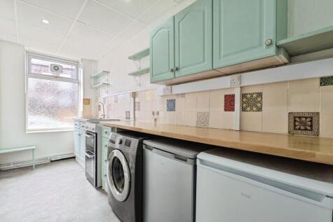 Benyon Street, Lees, Oldham, OL4 photo 3