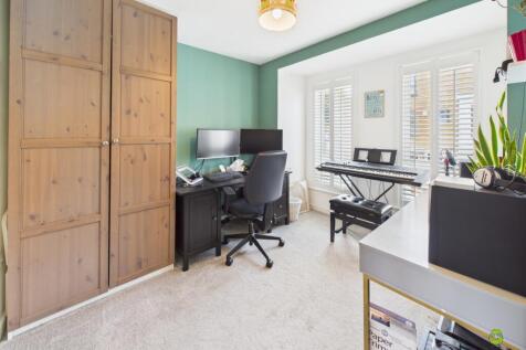 CAM02615G0-PR0076-STILL013