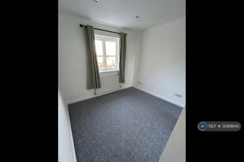 Lewis Crescent, Exeter, EX2 photo 3