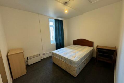 1 Bedroom Ground Floor Flat