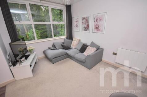 WOODVIEW, FIRST AVENUE, Poynton, SK12 1BF photo 3