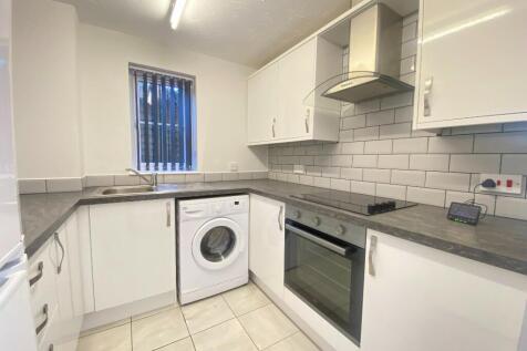 Five Trees Close, Tetbury, Gloucestershire, GL8 8DE photo 2
