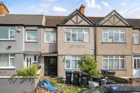 Mitcham, CR4 - property photo