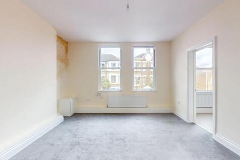 Flat B, 1 Wyndham Crescent, Tufnell Park, London, N19 5QJ