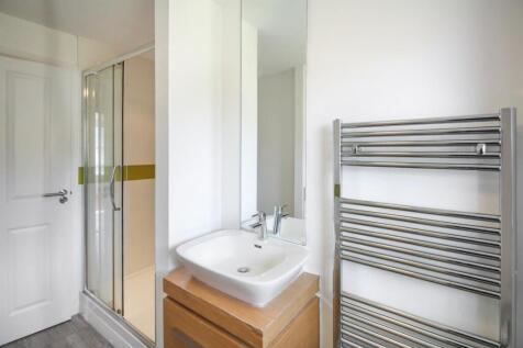 Bathroom 2.jpg