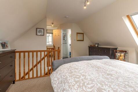 Principal Bedroom to Ensuite