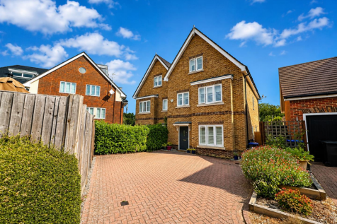Oaks Lane Front Photo.png