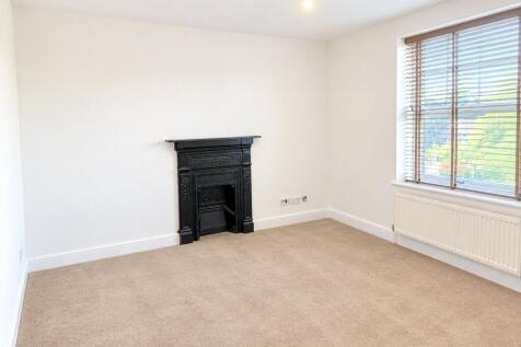 Flat 4, 3 Hawes Road, Bromley, BR1 photo 4
