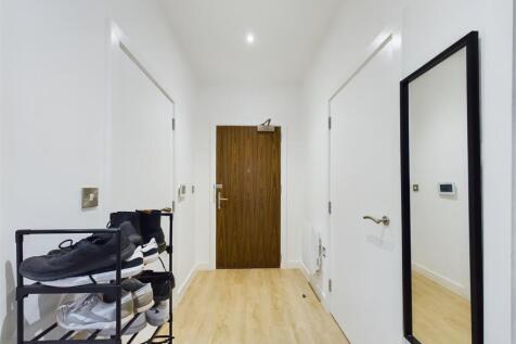 CAM01231G0-PR0038-STILL002