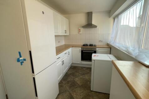 Woodside Close, Colchester, Essex photo 3
