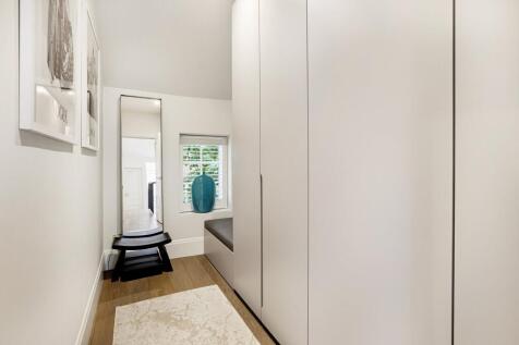 Walk-In Wardrobe