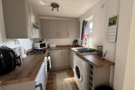 Daveys Close, Falmouth photo 3