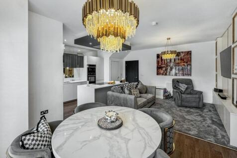 Open Plan Kitchen / Diner / Lounge Area