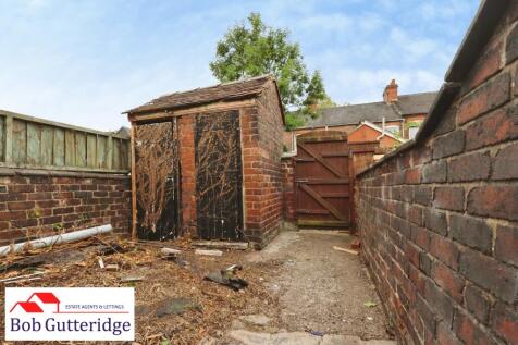 ENCLOSED REAR YARD