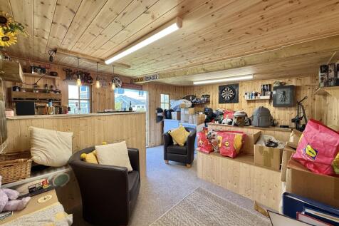 Large Summerhouse/Home Office