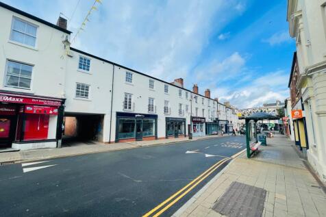 2-bed flat on Clemens Street, Leamington Spa, £1,250/mo