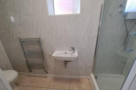 EN SUITE SHOWER / WC