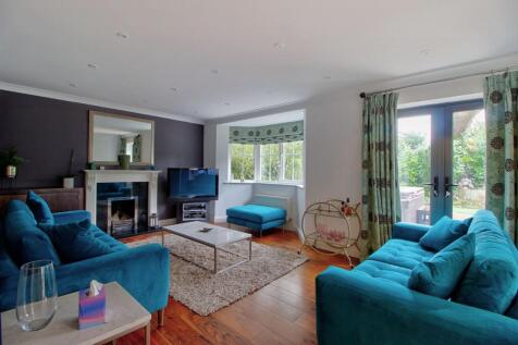 Open fire &amp; bay window