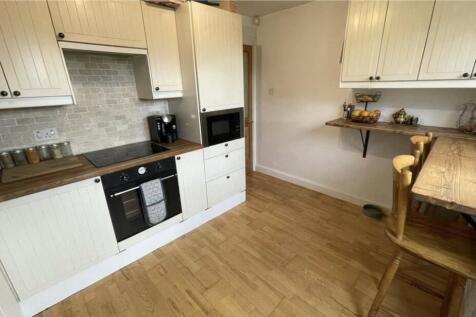 2 Amiens Close, Darlington photo 3