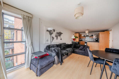 1374786-3-690499d...