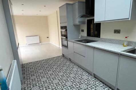 Living Kitchen Diner 2.jpeg