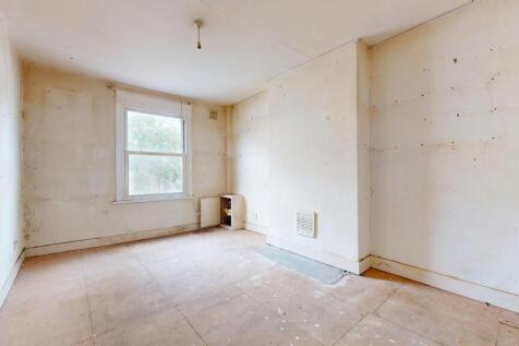 Flat B, 24 Foulden Road, Stoke Newington, London, N16 7UR