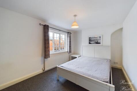 CAM02127G0-PR0124-STILL011