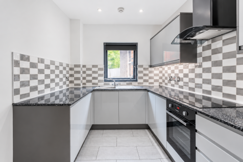 2 bed end terrace to rent Framfield Road, London 