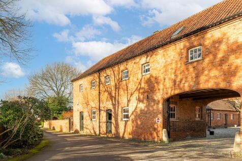 3 Victorian Stables EXT WEB PH-6.jpg
