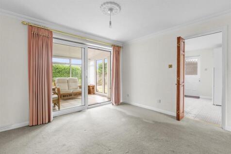 4 Grange Road, HP15 7QZ-8.jpg