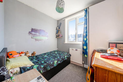 1383823-3-69205a4...