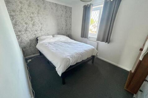 Lichen Close, Woodhall Park, Swindon photo 4
