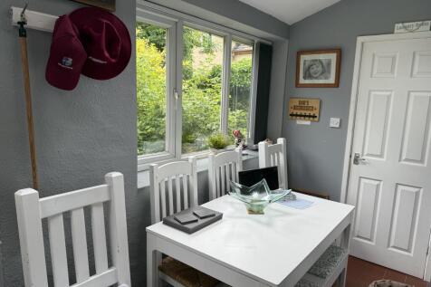 Dinting Lane, Glossop photo 4