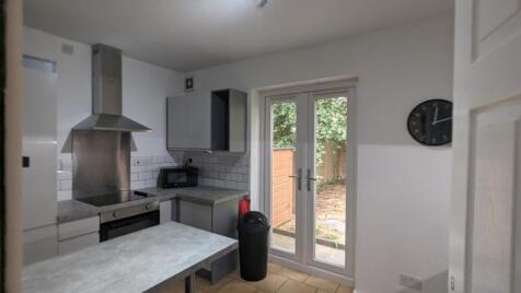 4 Bed - Egerton Street, L8 photo 2