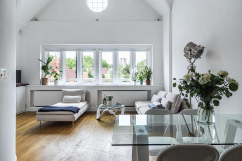 London, SW18 - property photo