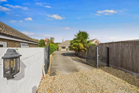 Driveway- Mark Stephens EweMove Newmarket and Soha
