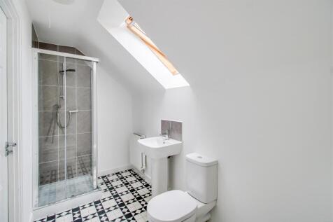 EN SUITE SHOWER ROOM