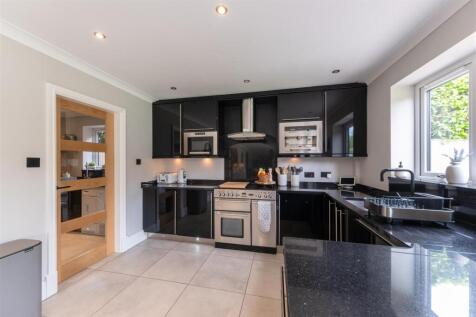 18 Royal Garden-016.jpg