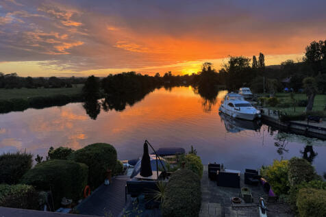 43 Temple Mill Island, SL7 1SQ SUNSET
