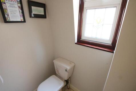 Upstairs toilet.JPG