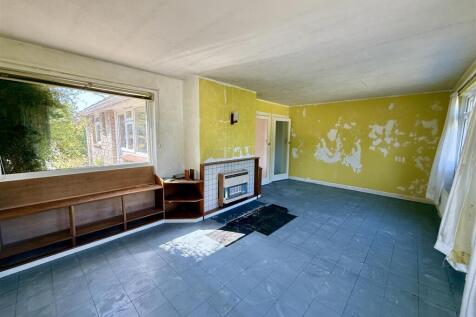 Living Room: