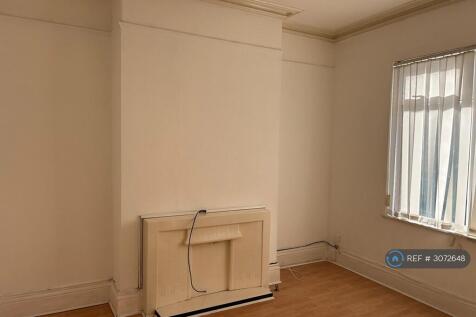 Living Room - 12'4" x 11'4" (3.76m x 3.45m)
