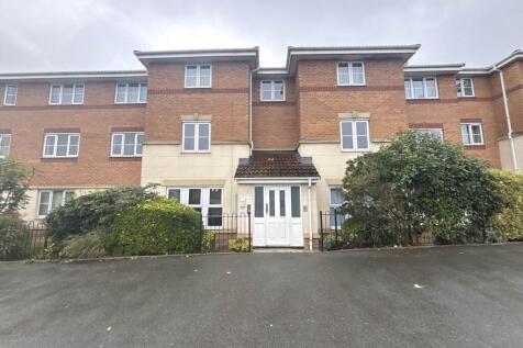 2-bed flat on Newton Road, Parr, £750/mo