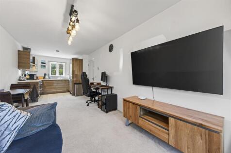 Flat2,2BedgeburyPlWeb15.jpg
