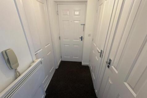HALLWAY.jpeg